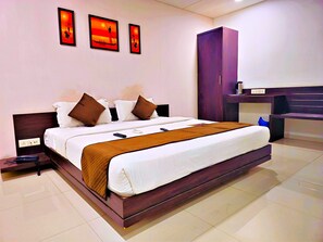 ห้องคลาสสิก | โต๊ะทำงาน, พื้นที่ทำงานแบบใช้แล็ปท็อป, Wi-Fi ฟรี