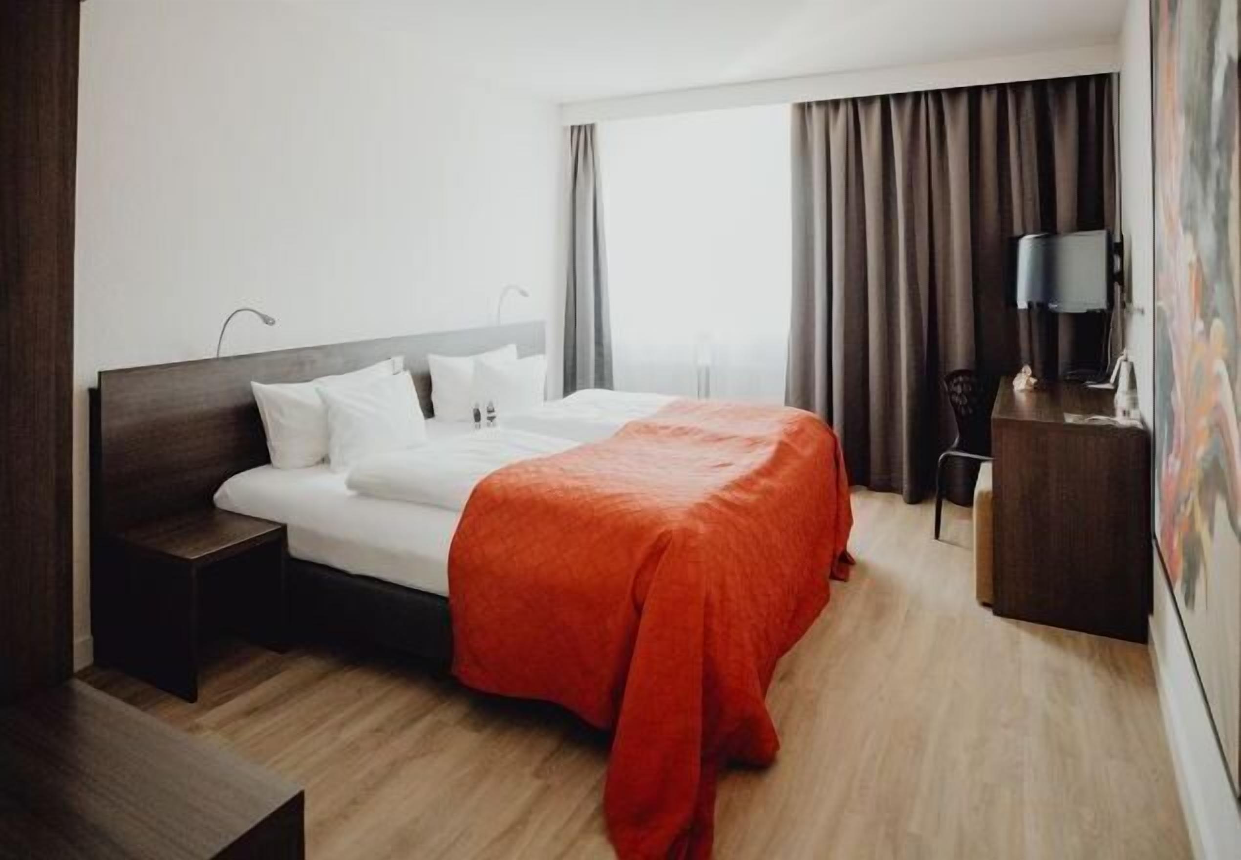 Literie hypoallergénique, coffres-forts dans les chambres