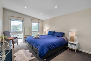4 bedrooms, iron/ironing board, WiFi, bed sheets - Rosebud Township Entertainer (Melbourne)