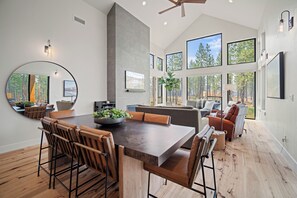 Interior - Luxury Lodge with Hot Tub, Ping Pong & EV Charger (Bend)