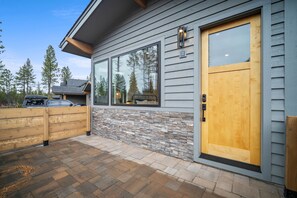 Exterior detail - Cozy Forest Escape with Terrace & Fireplace (Bend)