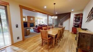 Interior - Village Townhome with Access to Exclusive Golf (Sunriver)