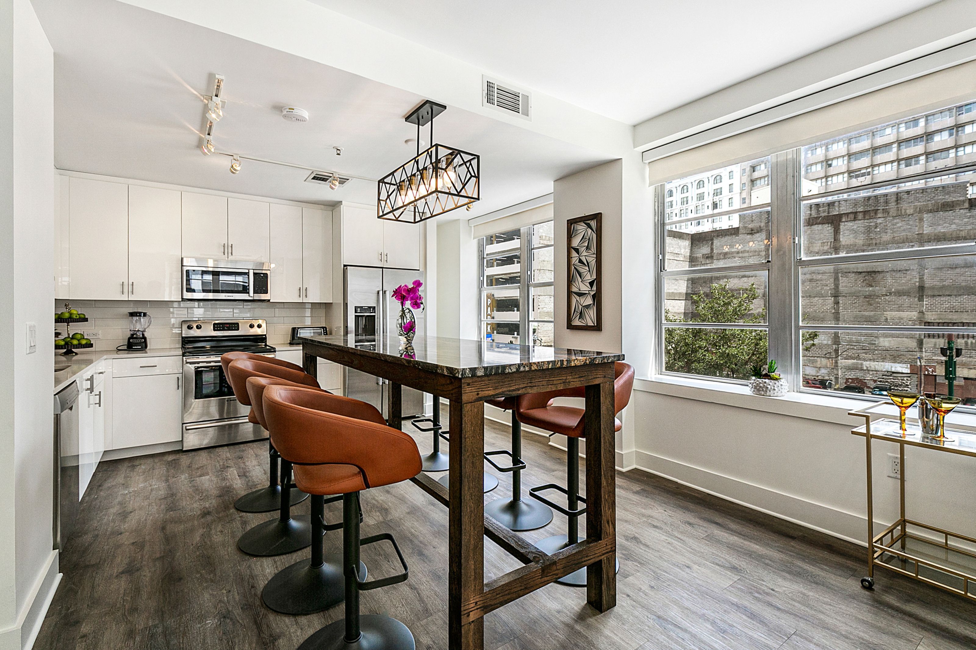 Exclusive Condo, 4 Bedrooms | Private kitchen