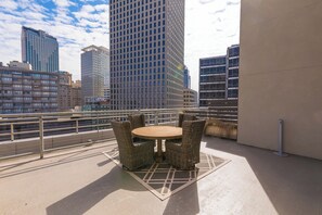 Terrace/patio - Mardi Gras Suites NOLA's 4BR Elegance (New Orleans)