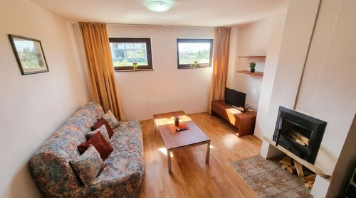 1BR Bright 300mbps Wifi Duplex - Two Floors