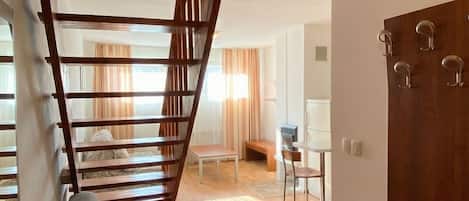 Appartement, 1 chambre, balcon, vue montagne | Salle de séjour