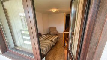 Apartment, 1 Bedroom, Balcony, Mountain View | 2 bedrooms