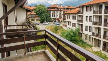 Apartment, 1 Bedroom, Balcony, Mountain View