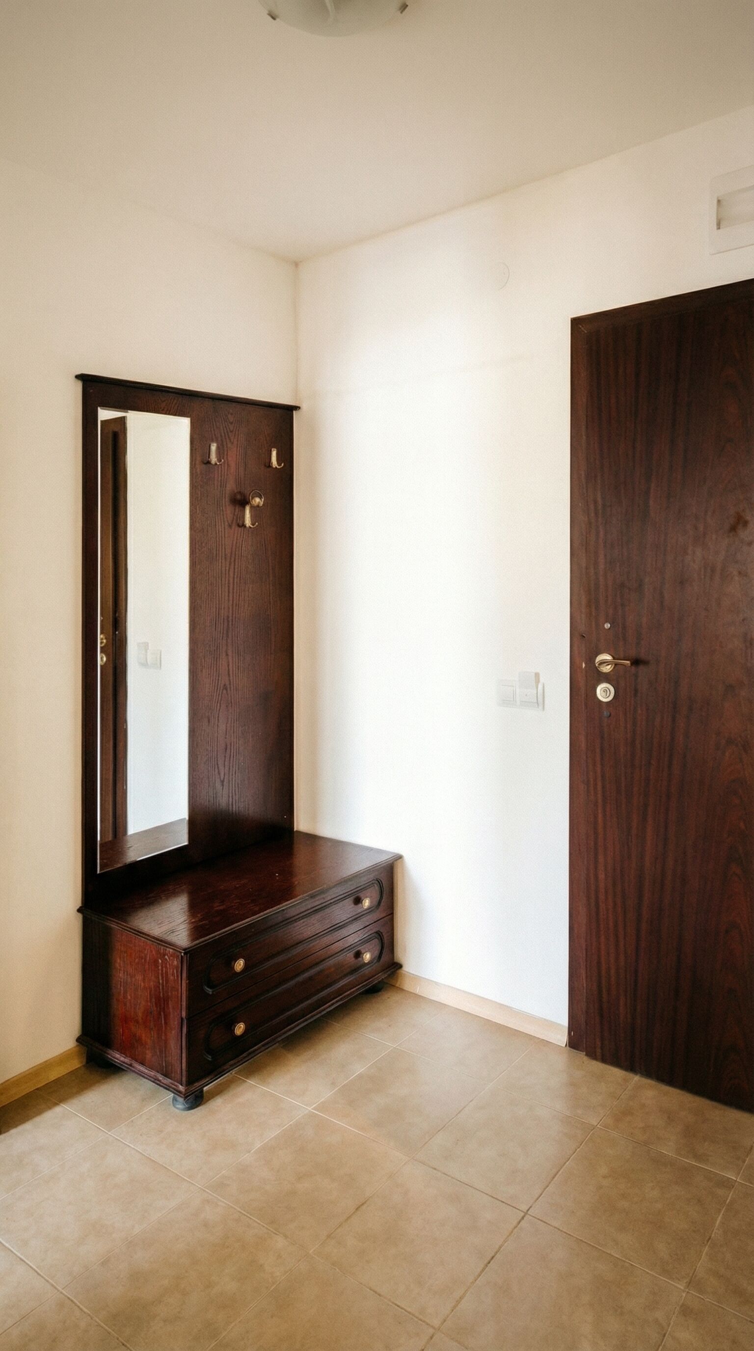 Apartment, 1 Bedroom, Balcony, Mountain View | Interior