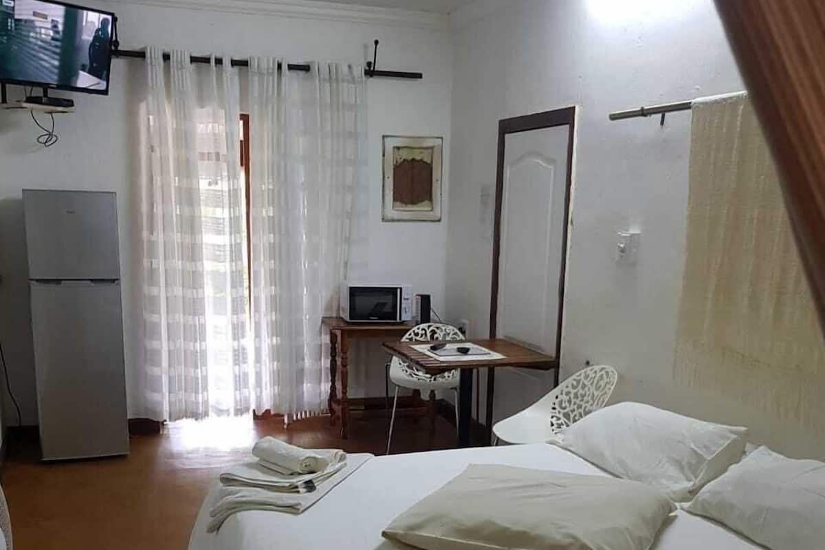 Business Double Room | 1 bedroom, bed sheets