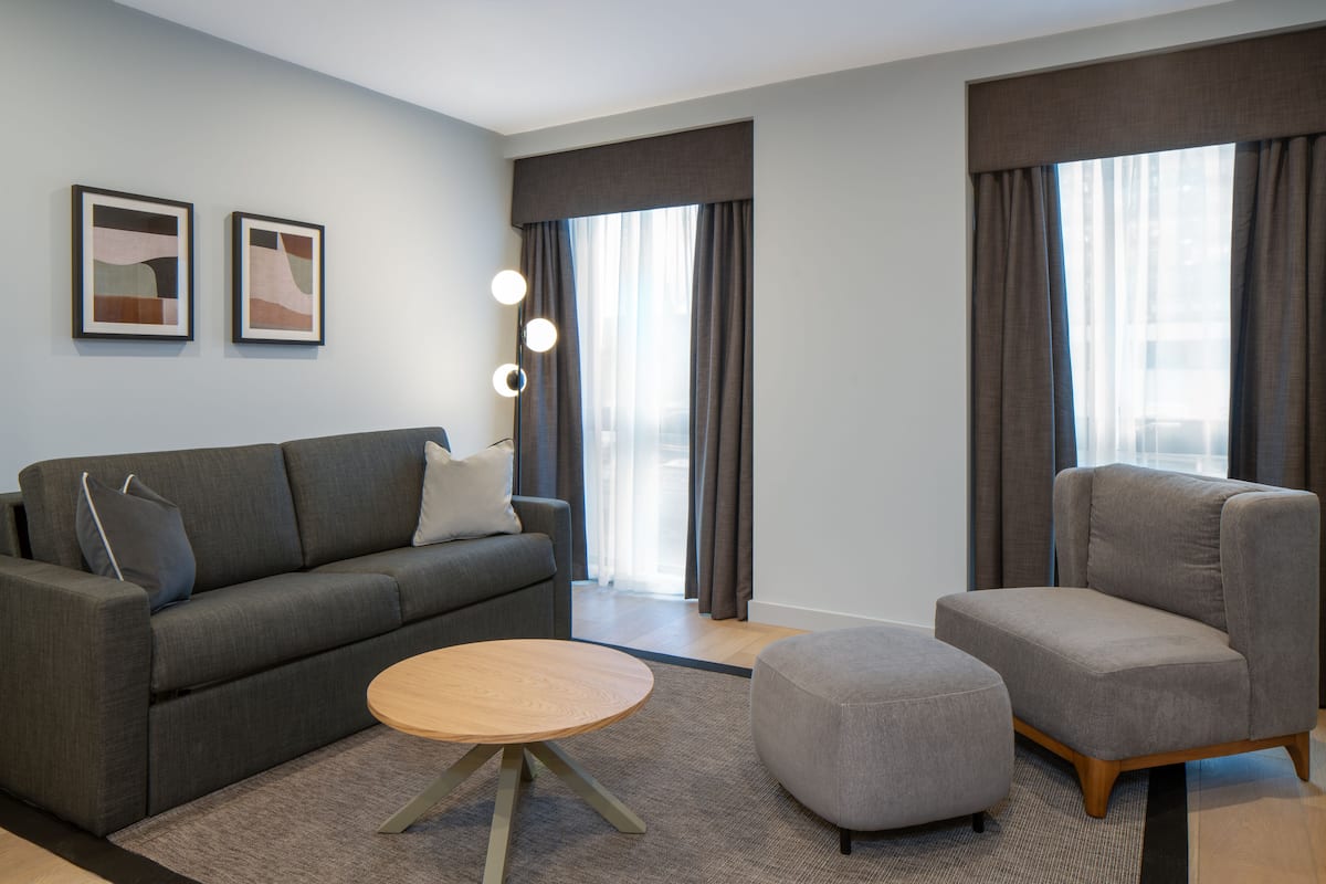 Classic-Apartment, barrierefrei | Wohnbereich