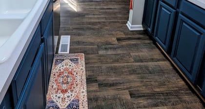 Little House on the "Parkway" in Beautiful Tellico Village Lake/Golf Community