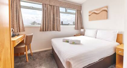 Properties Unique |Dene Rooms Double 32