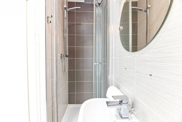 Shower, towels