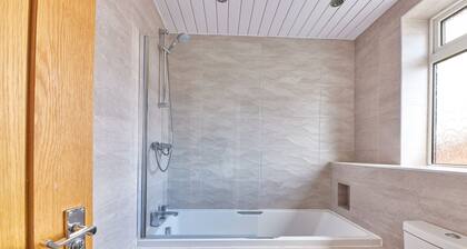 Properties Unique | Dene Rooms Family 31