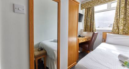 Properties Unique | Dene Rooms Single 34