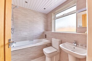 Towels - Properties Unique | Dene Rooms Twin 21 (Newcastle Upon Tyne)