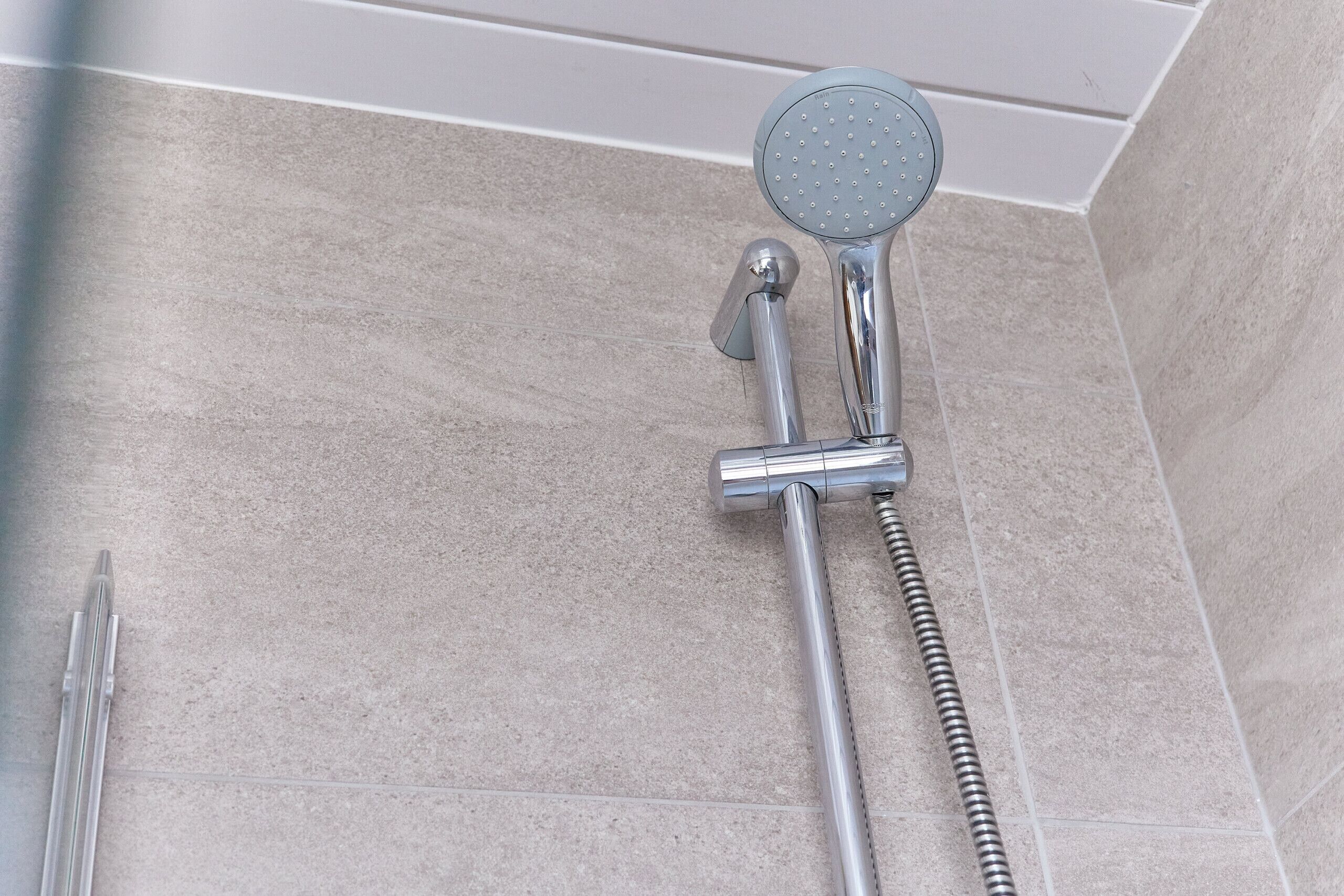 Shower, towels