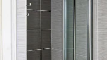Shower, towels