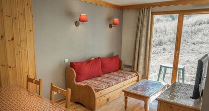 50m from resort center, floor -4, view ski slopes, swimming pool, sauna, terrace, tv, ski locker