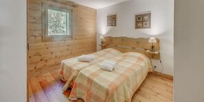 2 bedrooms, WiFi, bed sheets