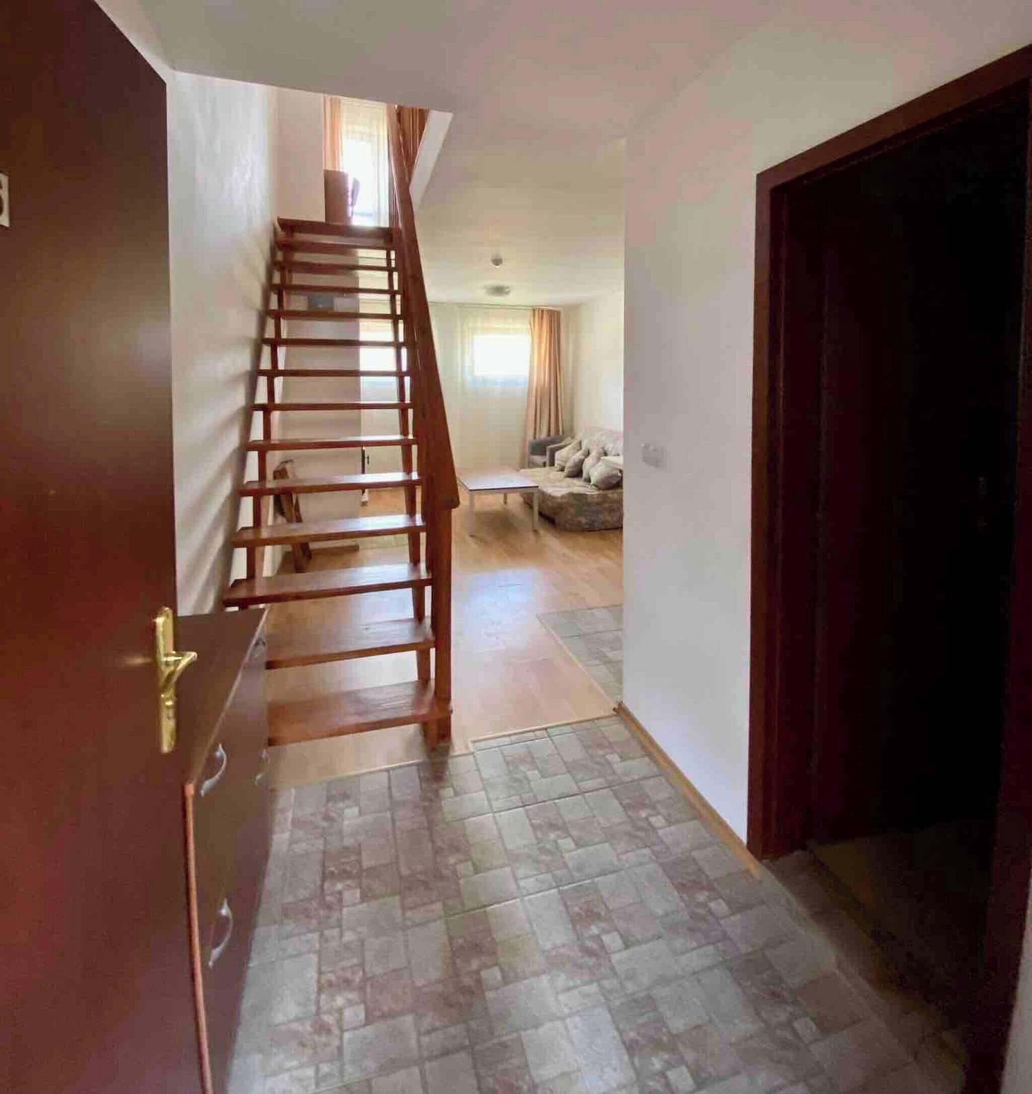 Apartment, 1 Bedroom, Balcony, Mountain View | Hallway