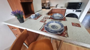 Departamento, 1 habitación, balcón, vista a la montaña | Cocina privada