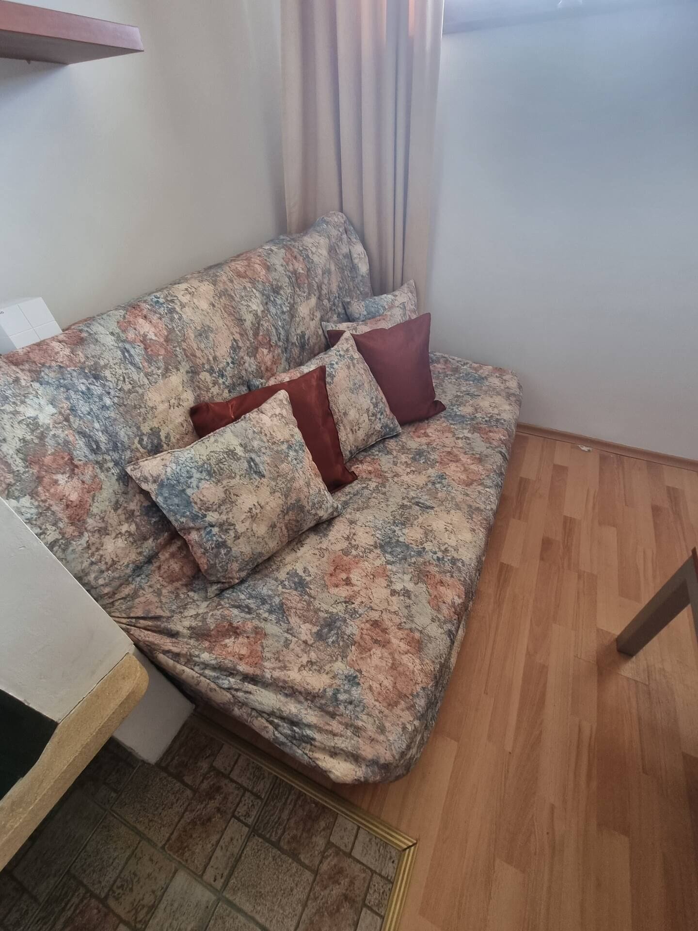 Apartment, 1 Bedroom, Balcony, Mountain View | Lounge