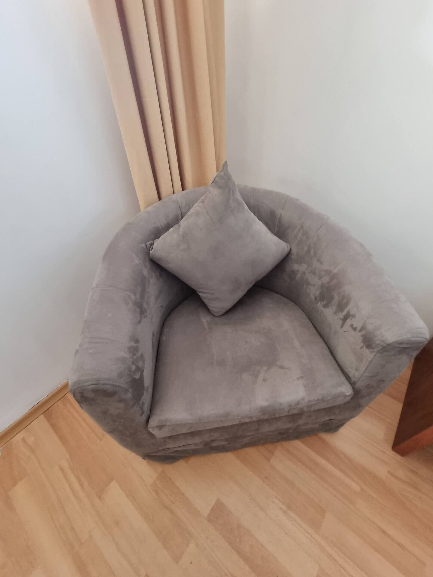 Departamento, 1 habitación, balcón, vista a la montaña | Área de sala de estar