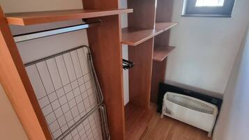 Apartment, 1 Bedroom, Balcony, Mountain View | Interior