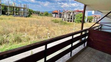 Apartment, 1 Bedroom, Balcony, Mountain View | Balcony