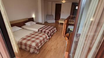 Apartment, 1 Bedroom, Balcony, Mountain View | 2 bedrooms