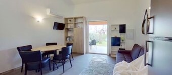 MINI VILLA 2 /4 pers. terrace, garden, private covered parking AND COMMON SWIMMING POOL