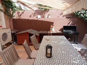 屋外ダイニングエリア