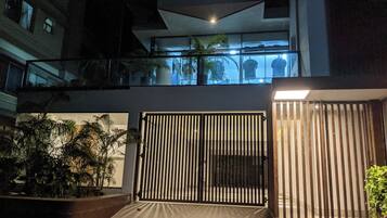 Fachada de la propiedad