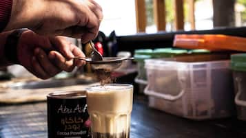 Morgenmad tilberedt efter bestilling hver dag (30 USD pr. person)