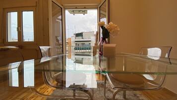 Apartment, 1 Bedroom, Smoking, Balcony | Dining room
