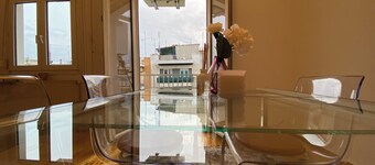 Modern, Centrally Located Apartment