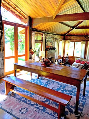 Deluxe Cottage, 4 Bedrooms, Garden View, Mountainside | Private kitchen - Pousada Sitio Gan Eden (Itatiaia)