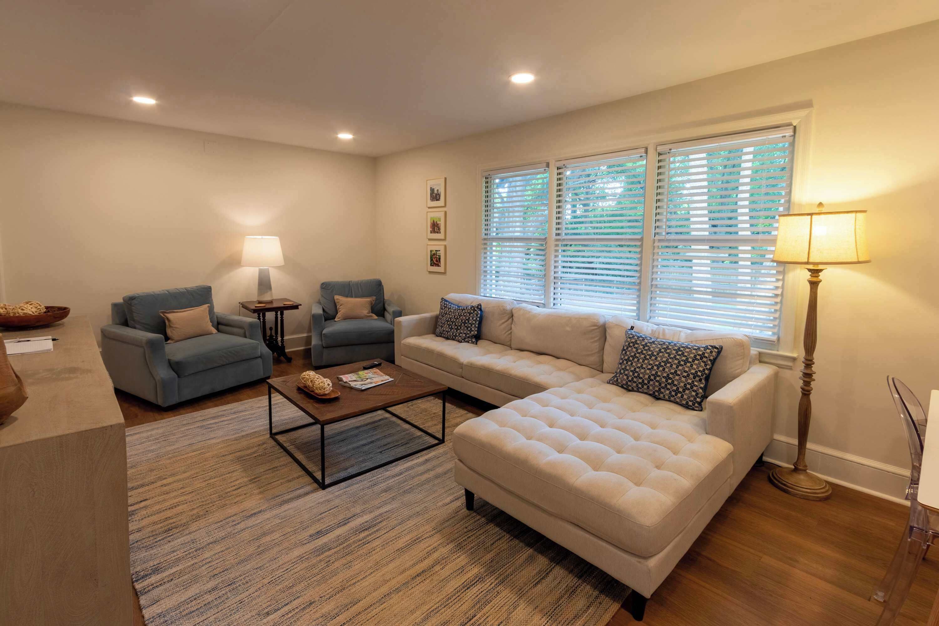 House, Multiple Beds, Patio, Garden View (Athens Hideaway) | Living area | 42-inch flat-screen TV with digital channels