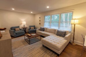 House, Multiple Beds, Patio, Garden View (Athens Hideaway) | Living area | 42-inch flat-screen TV with digital channels - 4 BR Sleeps 10 Near UGA & Downtown (Athens)