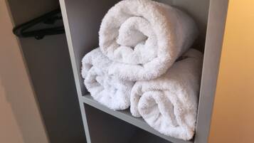 Apartment, 1 Bedroom, Accessible, Balcony | Interior