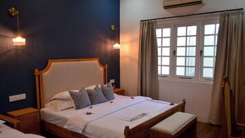 Phòng 3 Premier | Minibar, két bảo mật tại phòng, trang trí khác biệt