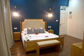 Executive Double Room, 1 King Bed, Garden View | Minibar, in-room safe, individually decorated, individually furnished - Athirige Boutique House (Dharavandhoo)