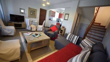 Smart TV, DVD player, books