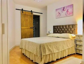 3 soveværelser, weekendseng, Wi-Fi, sengetøj