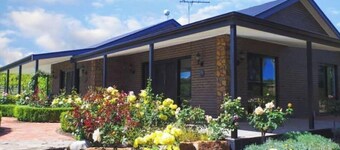 Shiraz Cottage - A Vineyard Retreat in Barossa Val