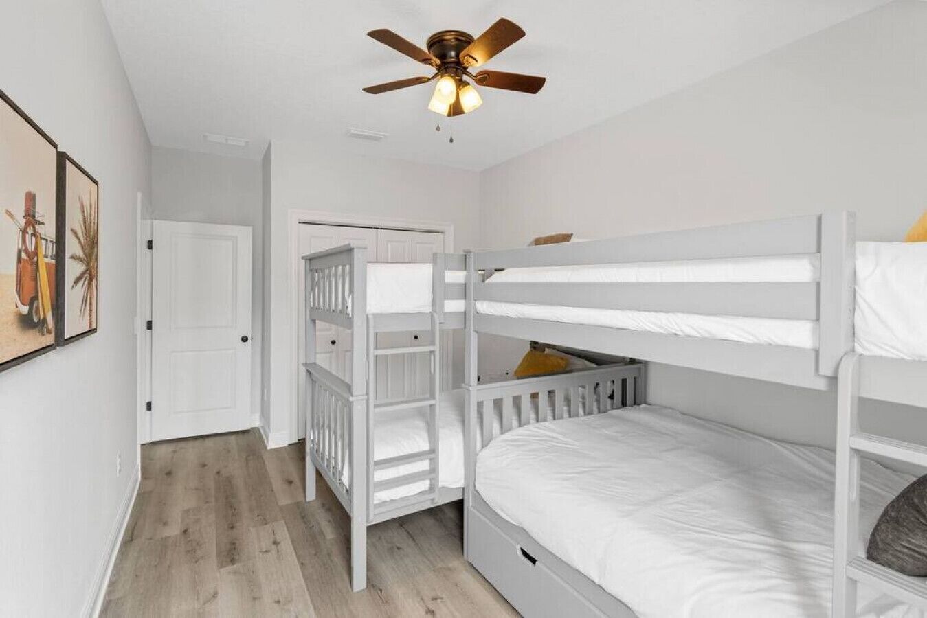 3 chambres, fer et planche à repasser, Wi-Fi gratuit, draps fournis