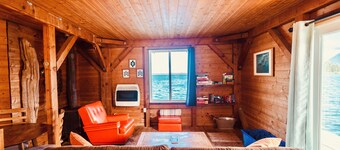 Right On The Water Just 4 Minutes Across By Our Boat From Downtown Tofino!
