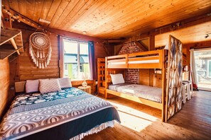 1 bedroom, bed sheets